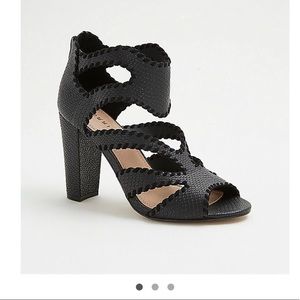 Torrid BRAND NEW rare size 11 sexy black heels